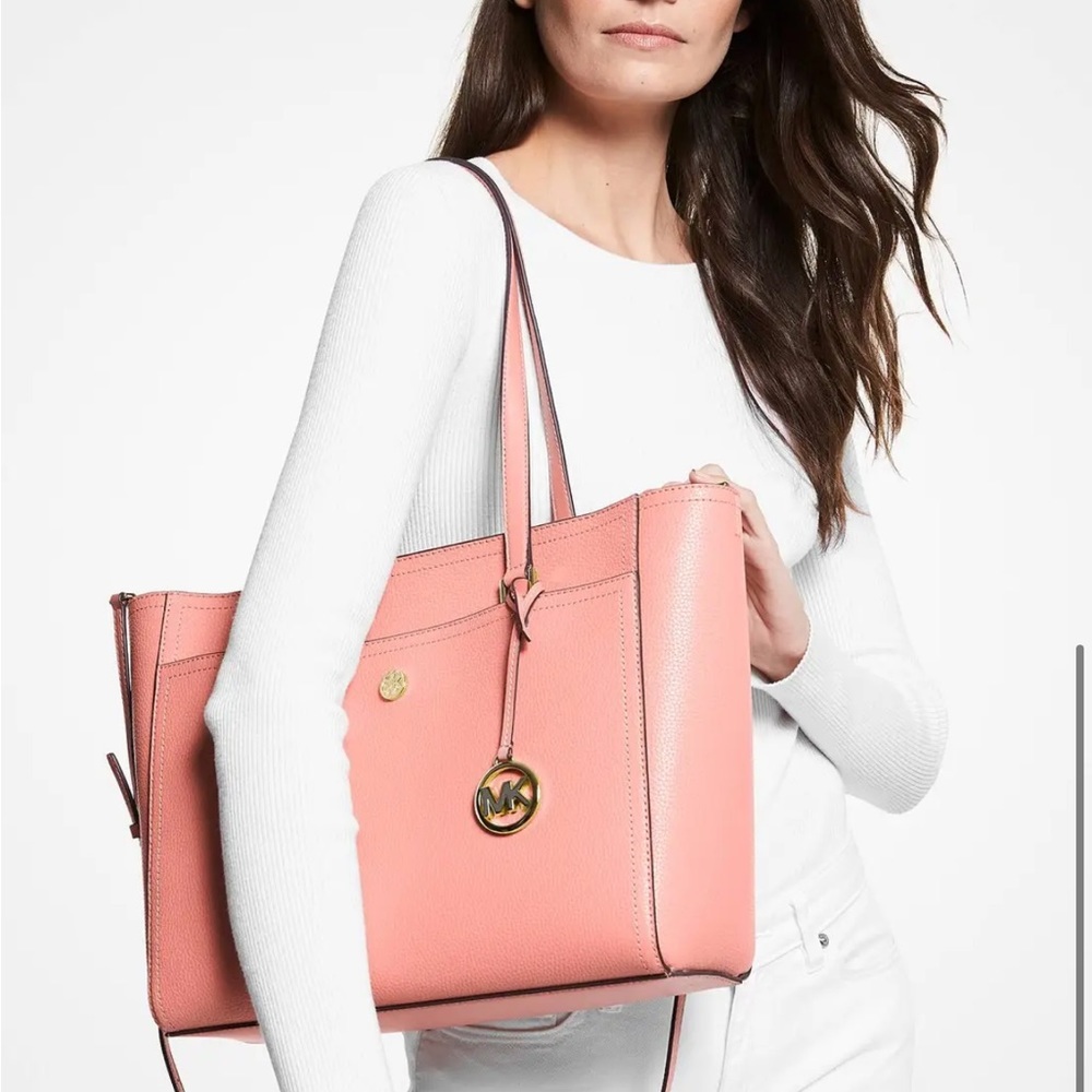 MICHAEL KORS
Maisie Large Pebbled Leather 3-in-1 Tote Bag SHERBERT SIGNATUR - Picture 3 of 16